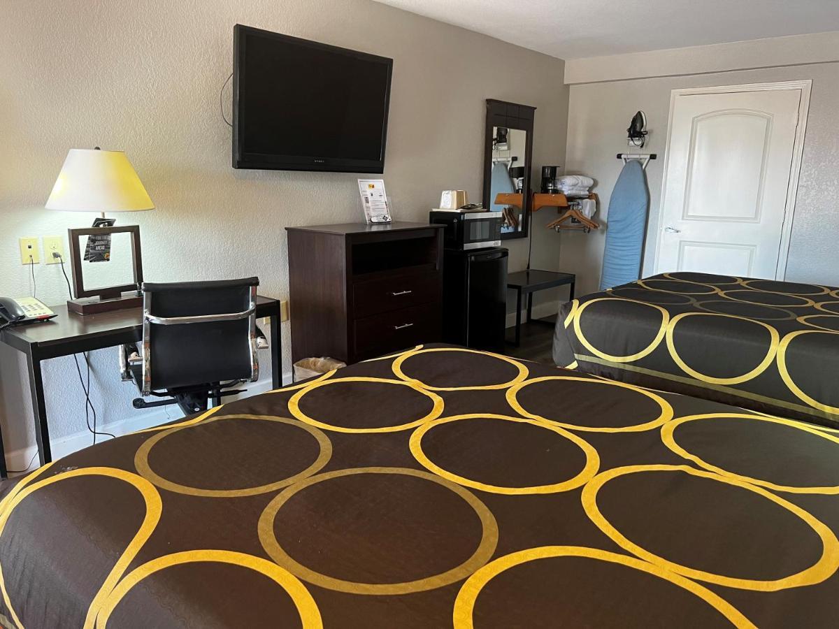 Hotel Super 8 By Wyndham - Baytown East Mont Belvieu