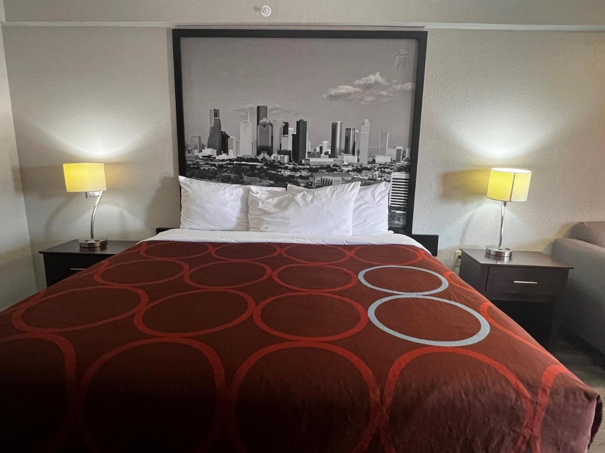 Super 8 By Wyndham - Baytown East 2*